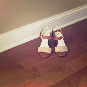 Leather heel sandals anne klein iflex